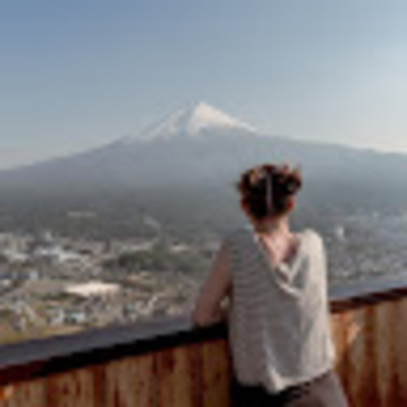 Meet your Posher, Nichole - Picture 1 of 1